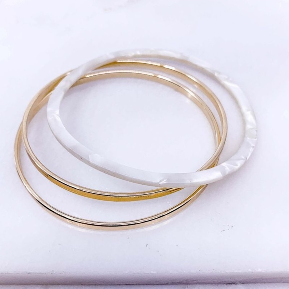 Des Feli Jewelry - White & Gold Bangle Set
